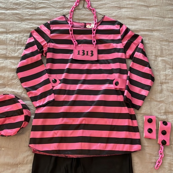 💕 2 for $15 - Girl’s Jail bird costume - Picture 2 of 3